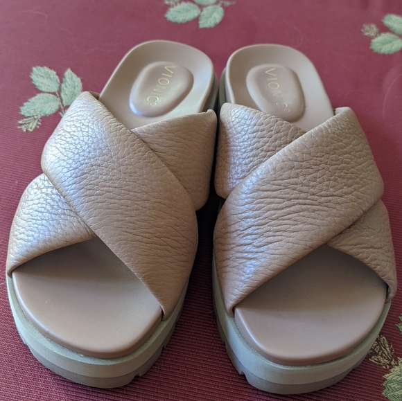 VIONIC Vesta Flatform Lug Sandal - Picture 5 of 6